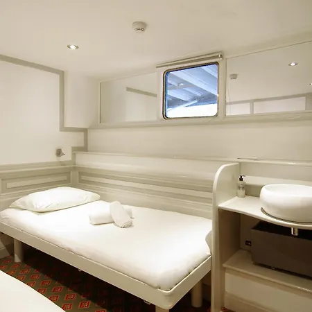 카피텐 안나 * 암스테르담