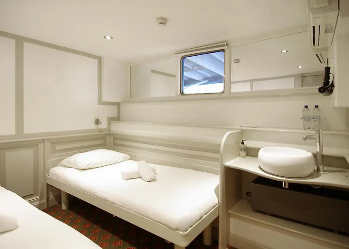 카피텐 안나 * 암스테르담