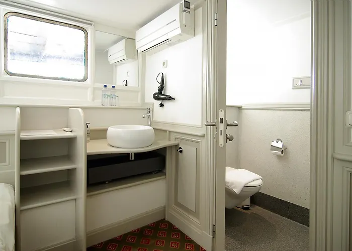 카피텐 안나 * 암스테르담